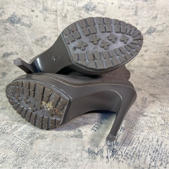 BCBGMaxAzria Virginia All Leather Platform Stiletto Heel Pull-on Boot Taupe - Picture 9 of 13